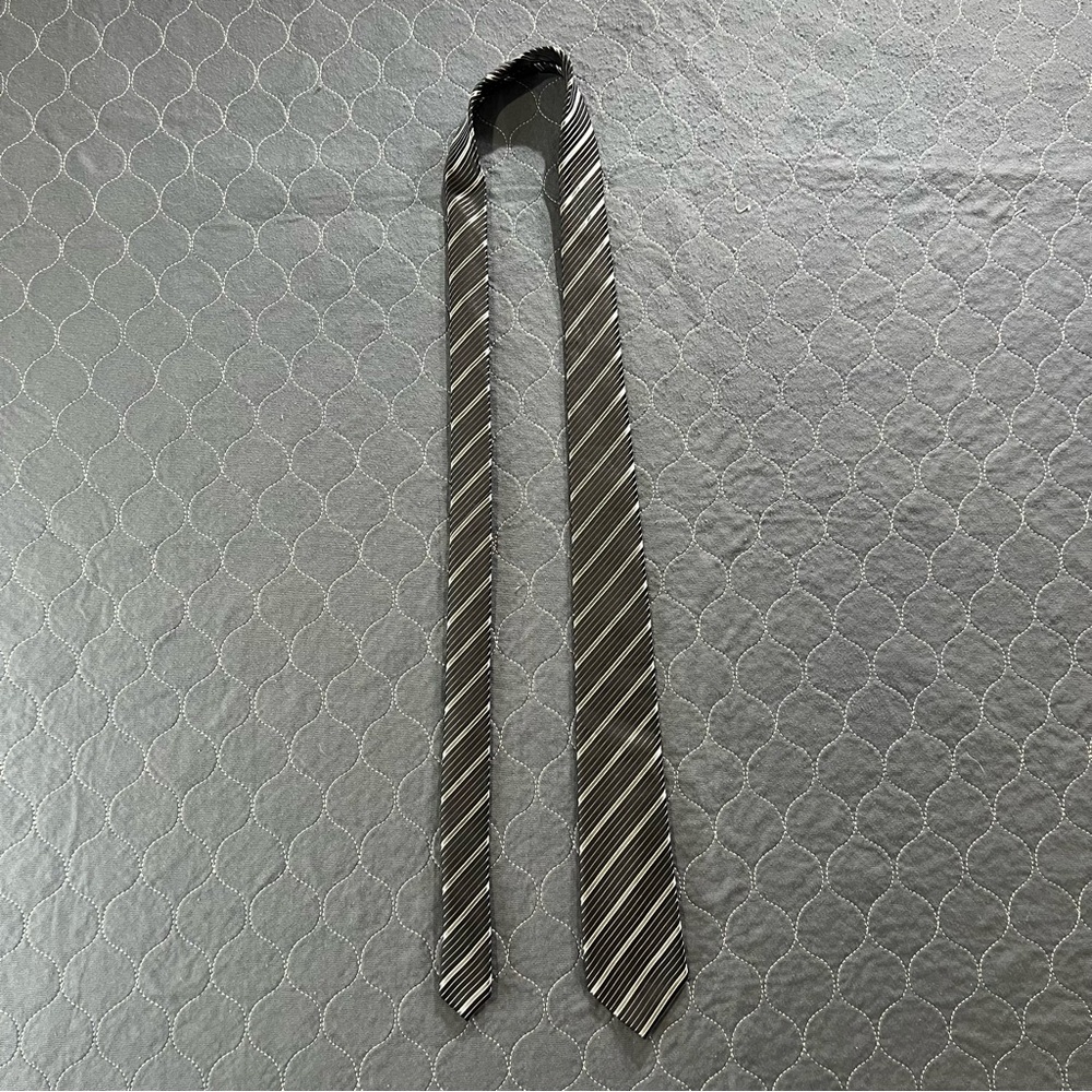 Classic Men's Striped Silk Tie - Black and Gray